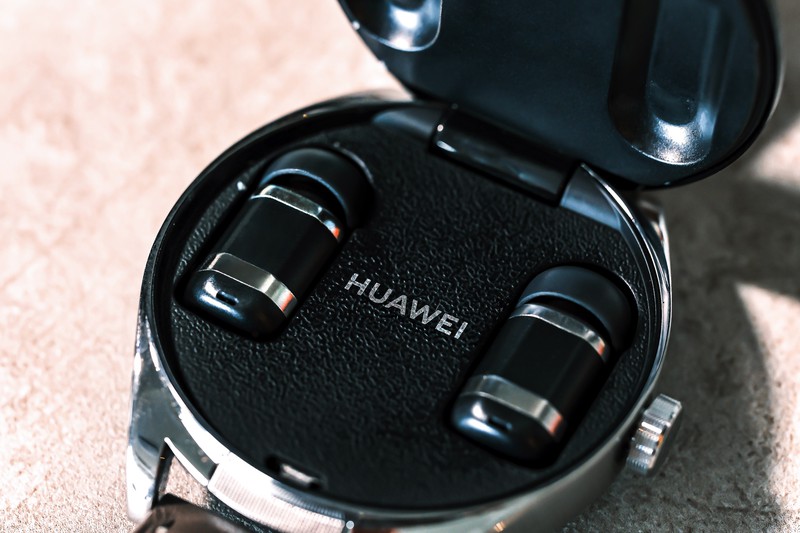 「HUAWEI WATCH Buds」7万1280円／ファーウェイ