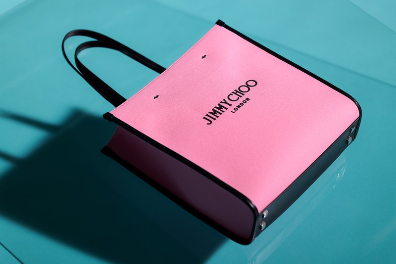 バッグ16万5000円／ジミー チュウ