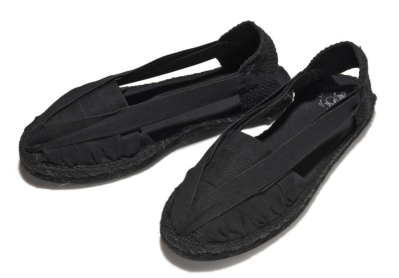 ▲ 靴1万4960円／ラ マヌアル アルパルガテラ