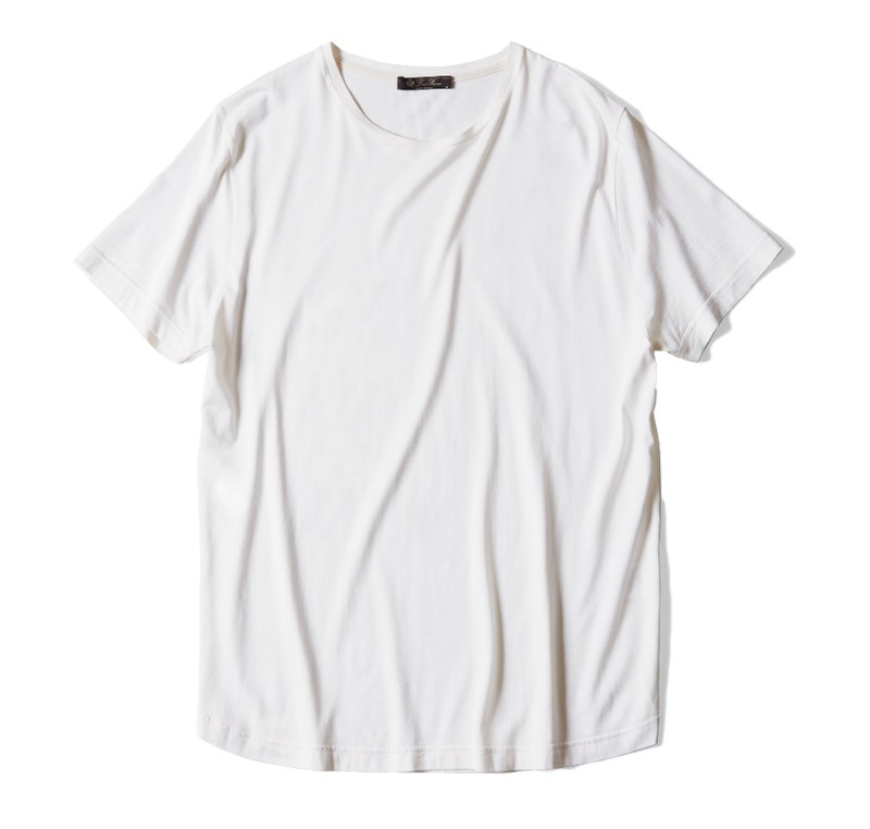 Tシャツ7万7000円/ロロ・ピアーナ(ロロ・ピアーナ ジャパン)