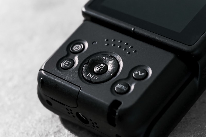 「PowerShot V10」5万9950円(編集部調べ)/キヤノン