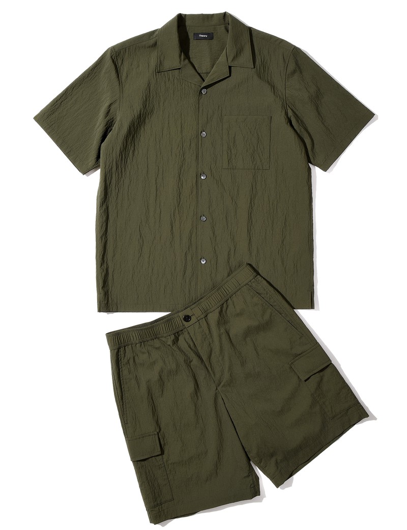 ▲ シャツ2万4200円、ショーツ2万4200円/ともにセオリー(リンク・セオリー・ジャパン)