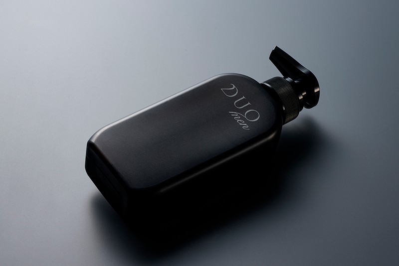 「デュオメン ザ 薬用 オールインワンシャンプー(医薬部外品)」(300ml)3740円/DUO(プレミアアンチエイジング)