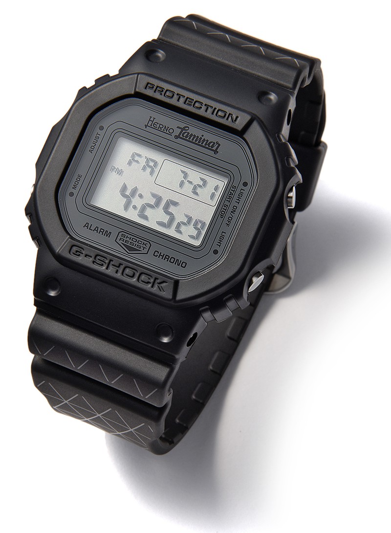 ▲ 時計2万9700円／ヘルノ ラミナー G ショック（ヘルノ・ジャパン）