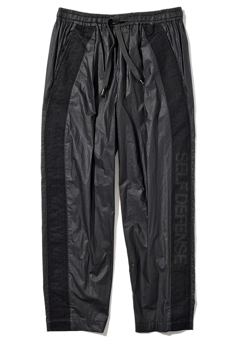 ▲ パンツ3万8500円/ヨシオクボ