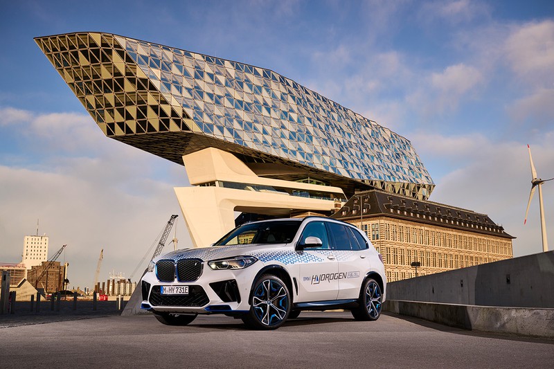 「BMW iX5 Hydrogen」