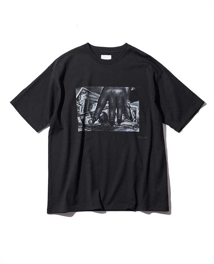 Tシャツ￥15,400／ジ インターナショナル アート コレクション（買えるLEON）