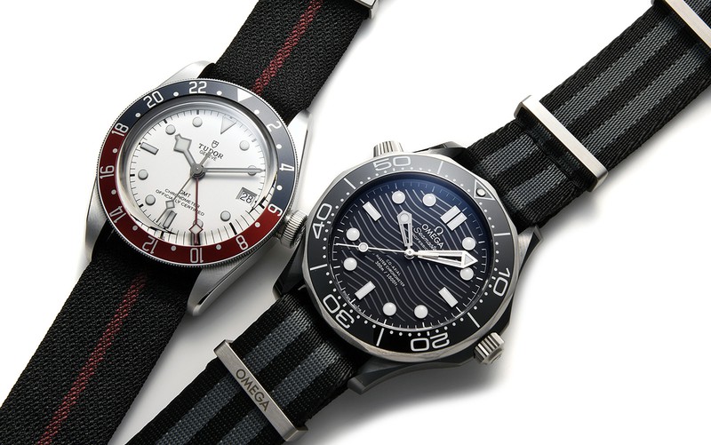 ▲ 時計右 ケース径43.5mm、自動巻き、30気圧防水 127万6000円 ※9月8日より137万5000円に価格改定予定/オメガ(オメガお客様センター)、左 ▲ ケース径41mm、自動巻き、200m防水 51万400円/チューダー(日本ロレックス / チューダー)