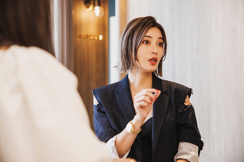 美女の本音は「歯が汚い人と肌が汚い人、どっちが嫌って歯が汚い人!」