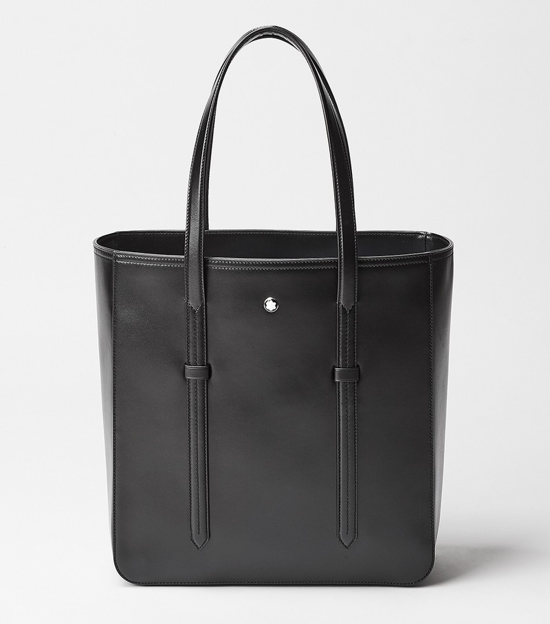 バッグ［W35×H36×D11㎝］21万3400円／モンブラン（モンブラン お客様サポート）