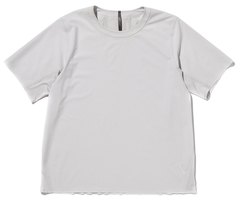 ▲ Tシャツ2万7500円/ヴェイランス(アークテリクス カスタマーサポートセンター/アメア スポーツ ジャパン)