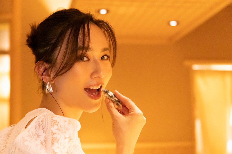 優木まおみ 「三宿の鮨 えん 別邸」