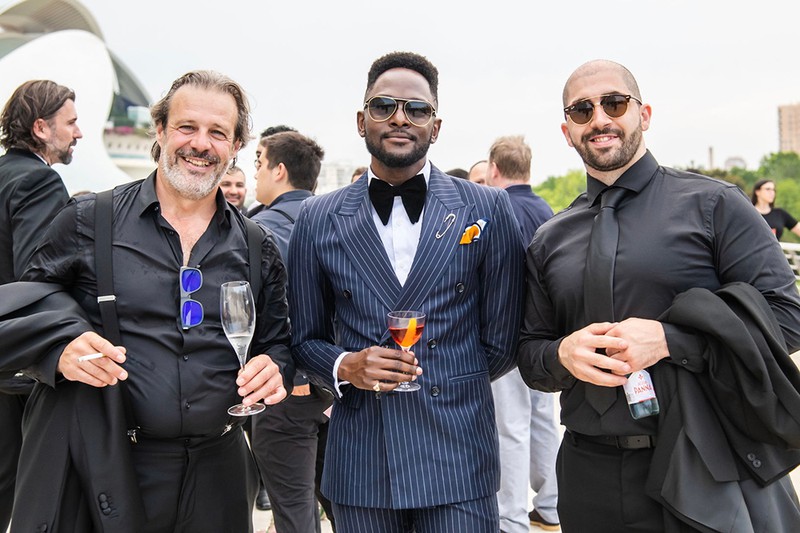 中央がテイストハンターのセスさん。最近の旅先のお気に入りを聞くと、「ロンドンではAkoko、KOL、Kudu。ケープタウンではSalon、PIER、Salsify。ウィーンではSteirereck、NYではCosme、Atomix、Le Bernadineが好きです」とのこと。