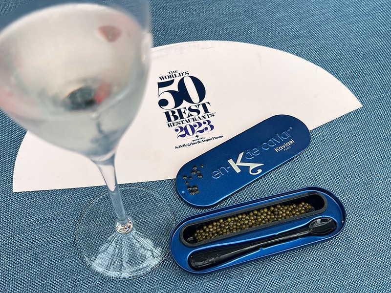 「獺祭」のブースの隣をキャビアの「Kaviari」にした人は天才かと思うほどの好相性！