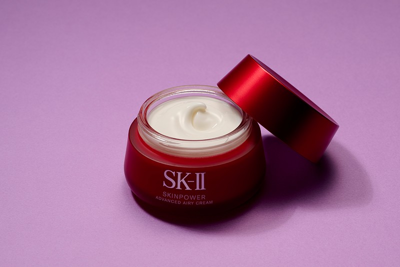 「SK-Ⅱ スキンパワー アドバンスト エアリークリーム」（50g）1万7050円、（80g）2万4200円／SK-Ⅱ