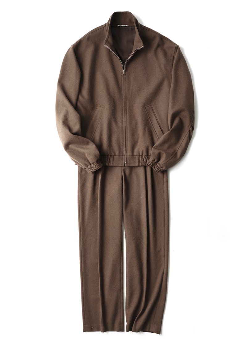 ブルゾン9万200円、パンツ5万7200円/ともにオーラリー