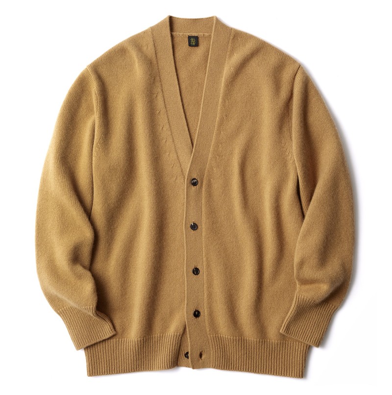 カーディガン11万円/バトナー