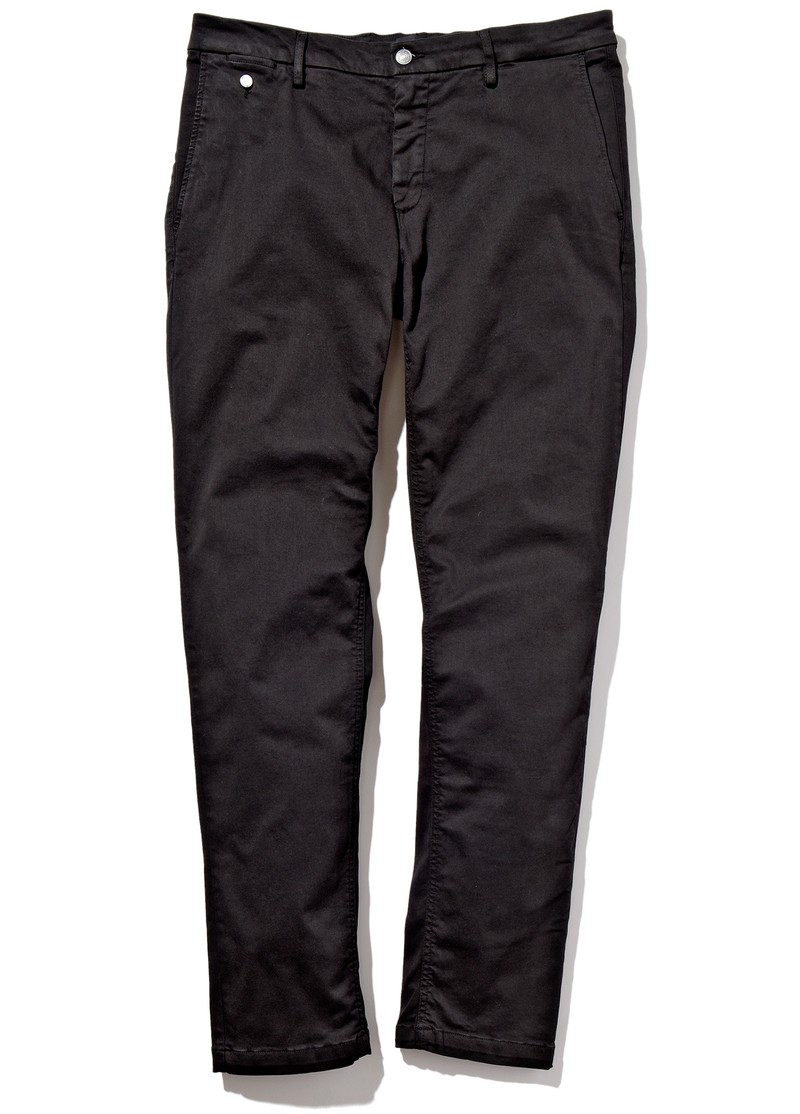 ▲ チノパンツ3万7400円/リプレイ(ファッション ボックス ジャパン)