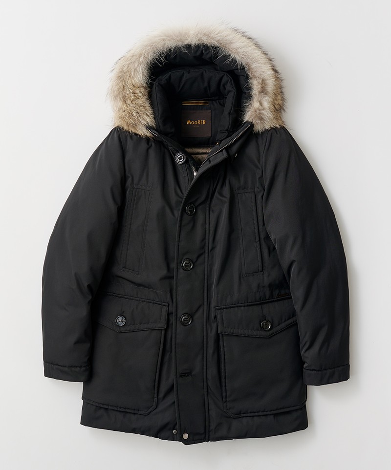[アリストテル]ダウンコート61万500円／ムーレー（コロネット）