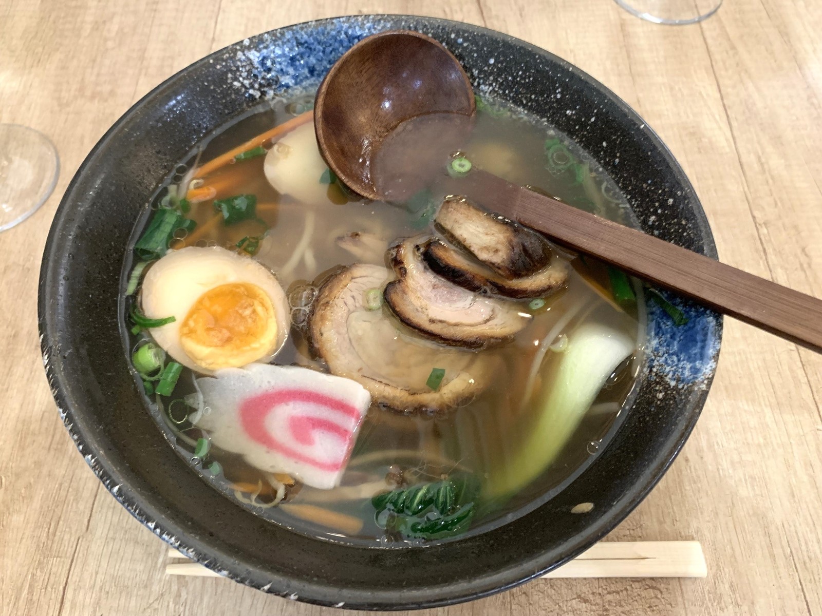 サンセバスチャン　山本益博　ラーメン　LEON.JP