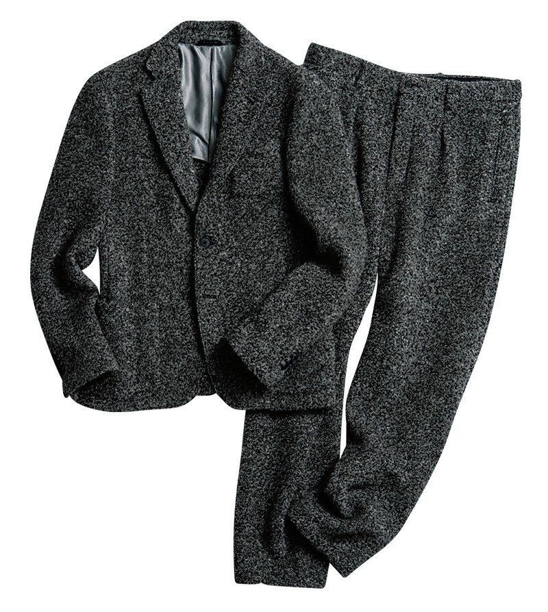 ジャケット42万9000円、パンツ21万4500円/ともにジョルジオ アルマーニ(ジョルジオ アルマーニ ジャパン)