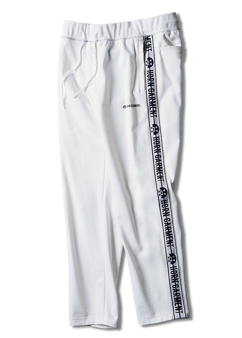 ▲ パンツ3万5200円/ホーンガーメント(キューブ)