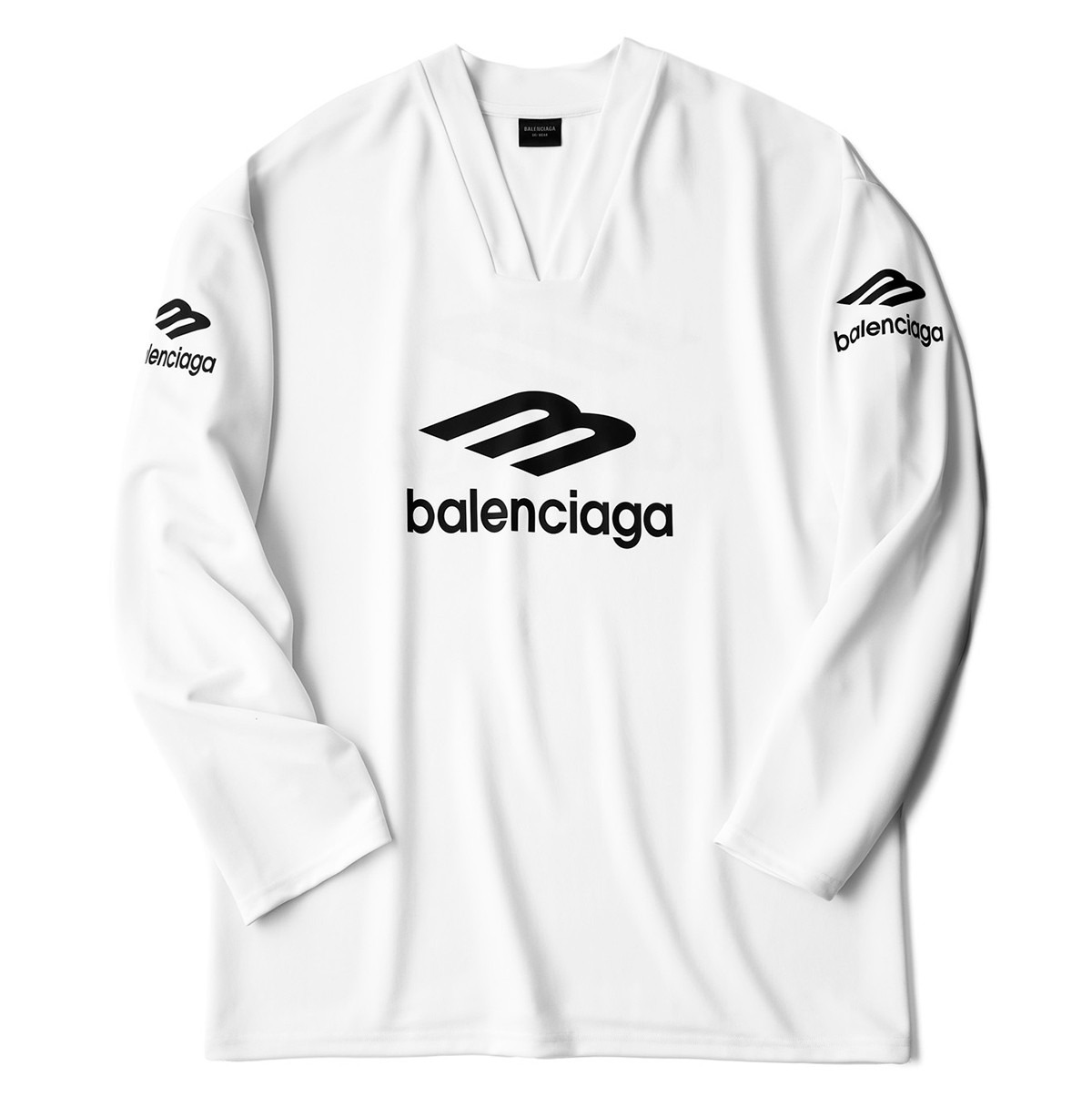 ロングスリーブTシャツ16万3900円/バレンシアガ(バレンシアガ クライアントサービス)