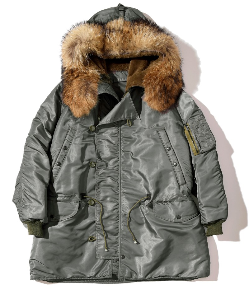 ▲ コート17万6000円/アヴィレックス 7522(ワグ インク)