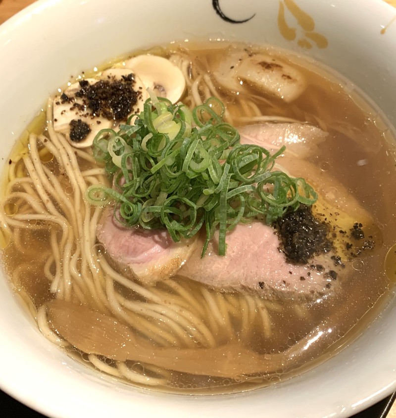ラーメン ポルチーニ トリュフ 山本益博 LEON.JP