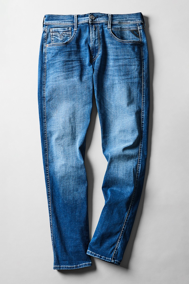 デニムパンツ4万5100円／リプレイ（買えるLEON）