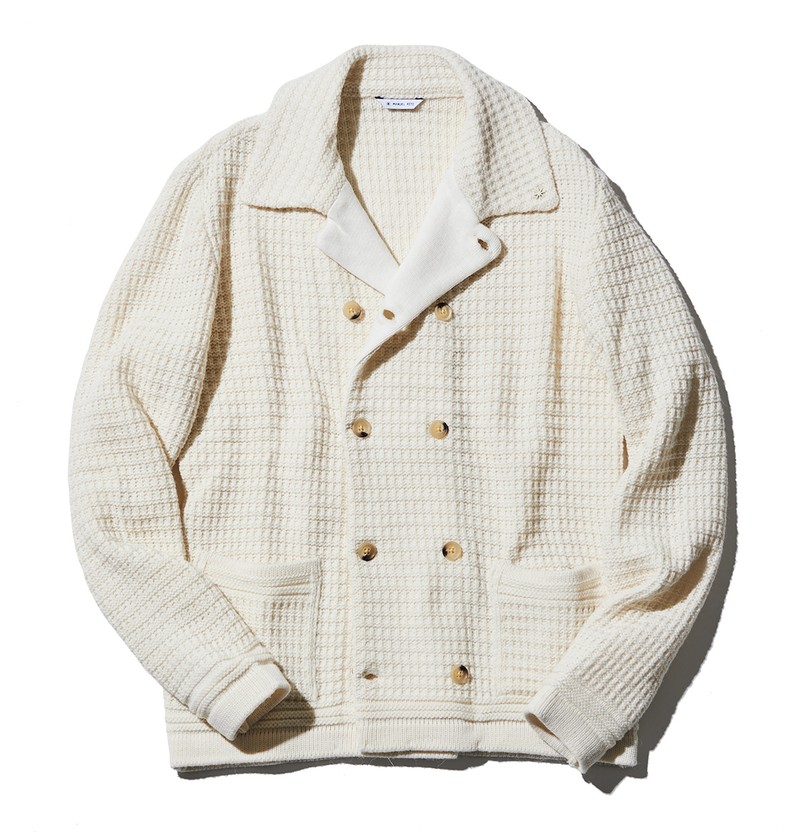 ニットジャケット5万5000円／マヌエルリッツ（買えるLEON）