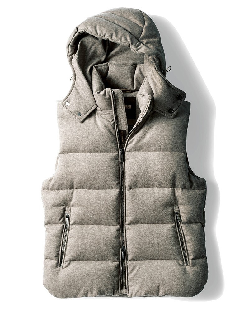 ▲ ダウンベスト46万2000円／ムーレー（コロネット）