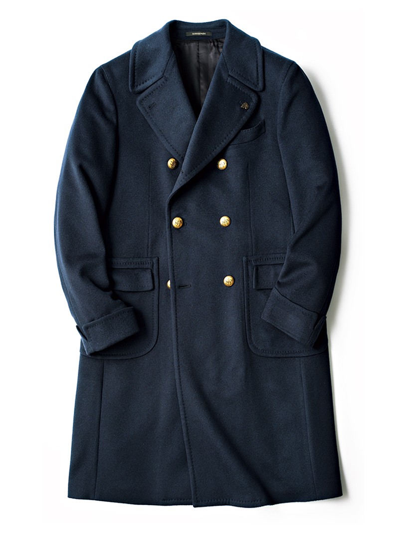 ▲ コート27万9400円／ガブリエレ パジーニ（ストラスブルゴ カスタマーセンター）