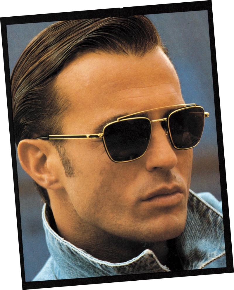 ポリス広告フォト