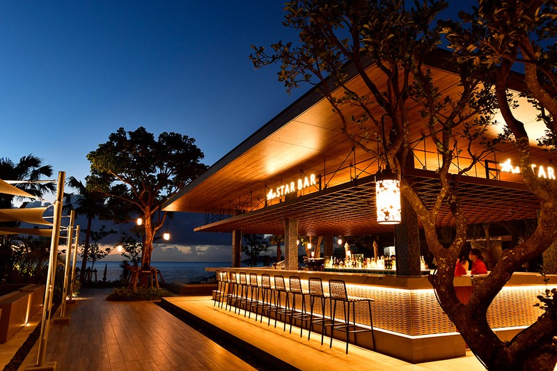「フサキビーチリゾート ホテル&ヴィラズ」「THE STAR BAR」