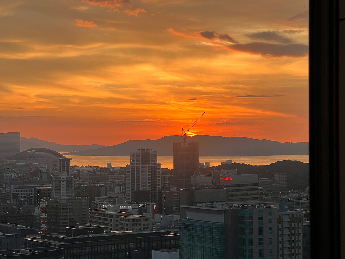 ザ・リッツ・カールトン福岡 神々しく沈む夕陽。