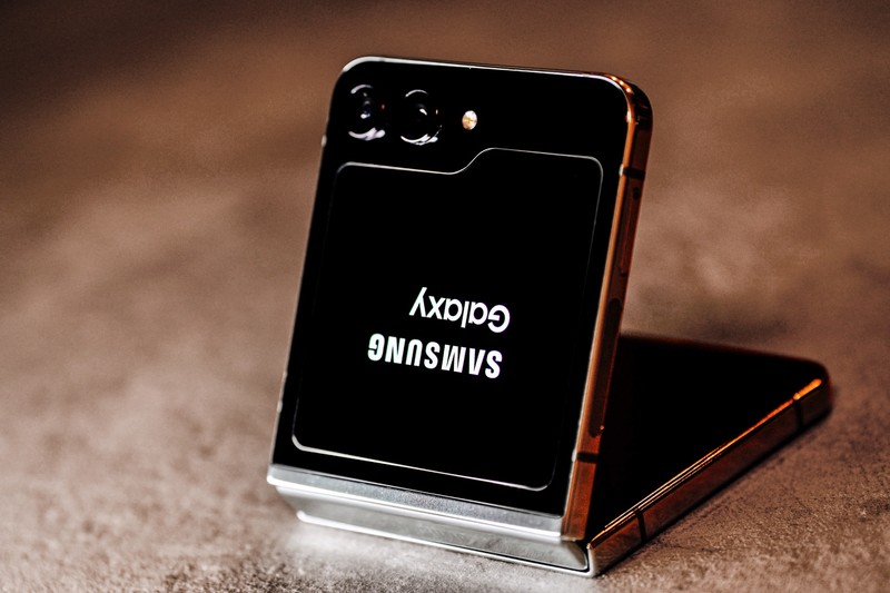 「Galaxy Z Flip5」17万9899円～（編集部調べ）／サムスン
