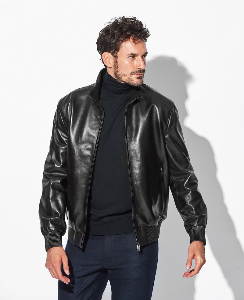 ブルゾン¥893,200/ブリオーニ(買えるLEON)