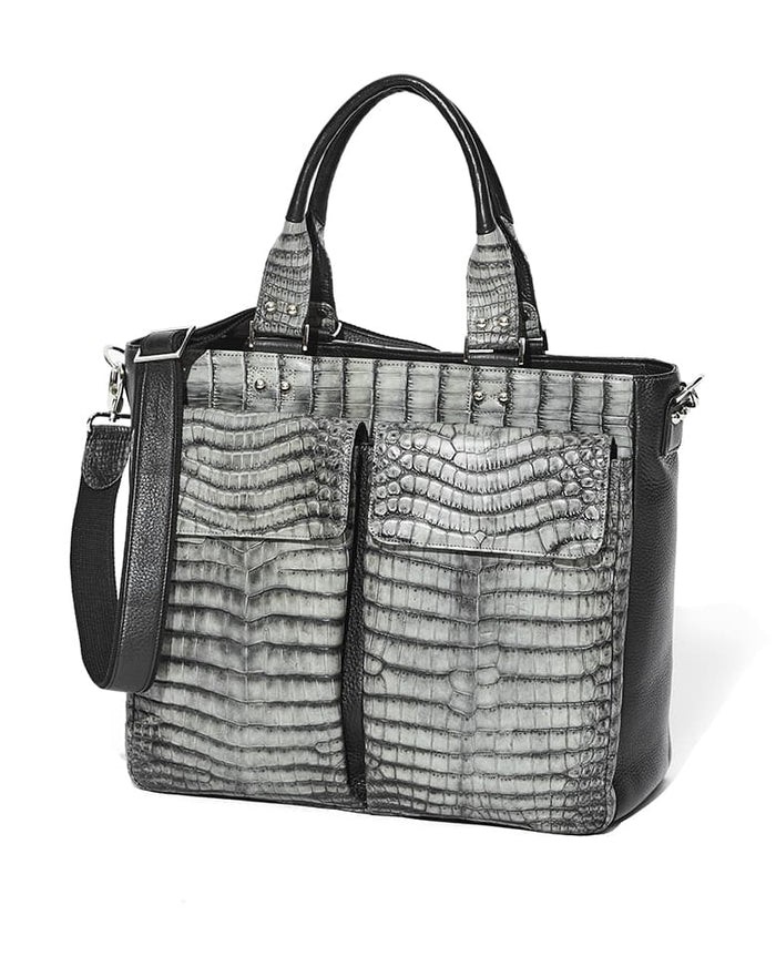 バッグ¥1,320,000/プレシャス プレステージ(買えるLEON)バッグ¥1,320,000/ストラム(買えるLEON)