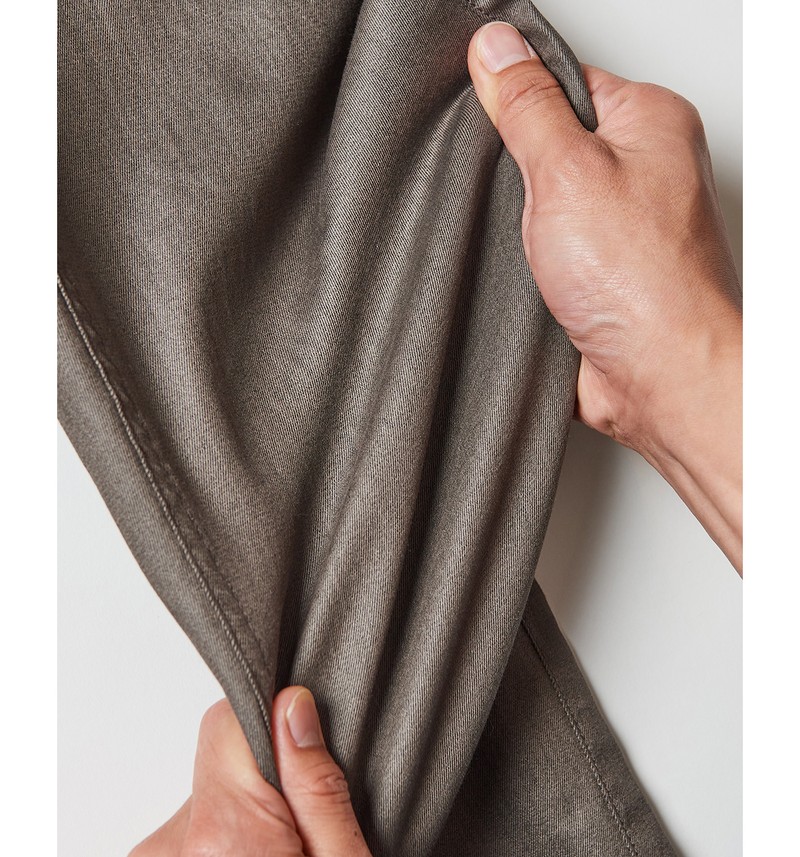 パンツ2万8600円/ジョゼフ オム(オンワード樫山 お客様相談室)