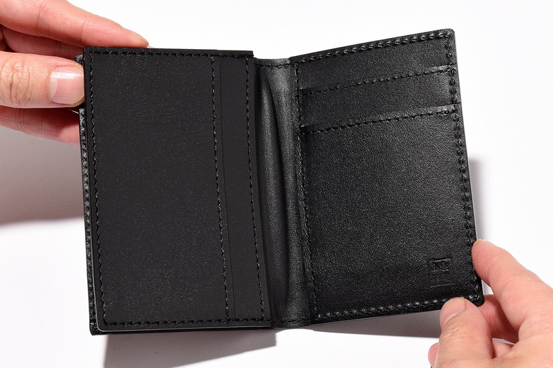 ▲ カードケース[W11×H8×D1.5cm]3万8500円／山本製鞄
