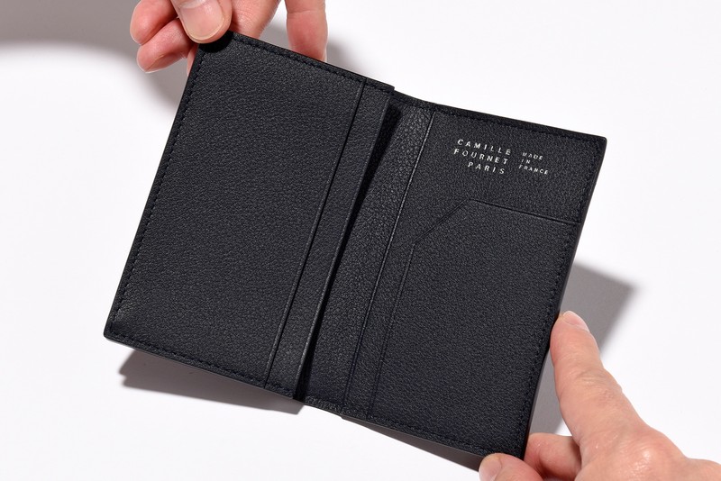 ▲ カードケース[W11.5×H7.5×D1.5cm]14万3000円／カミーユ・フォルネ（カミーユ・フォルネ銀座本店）