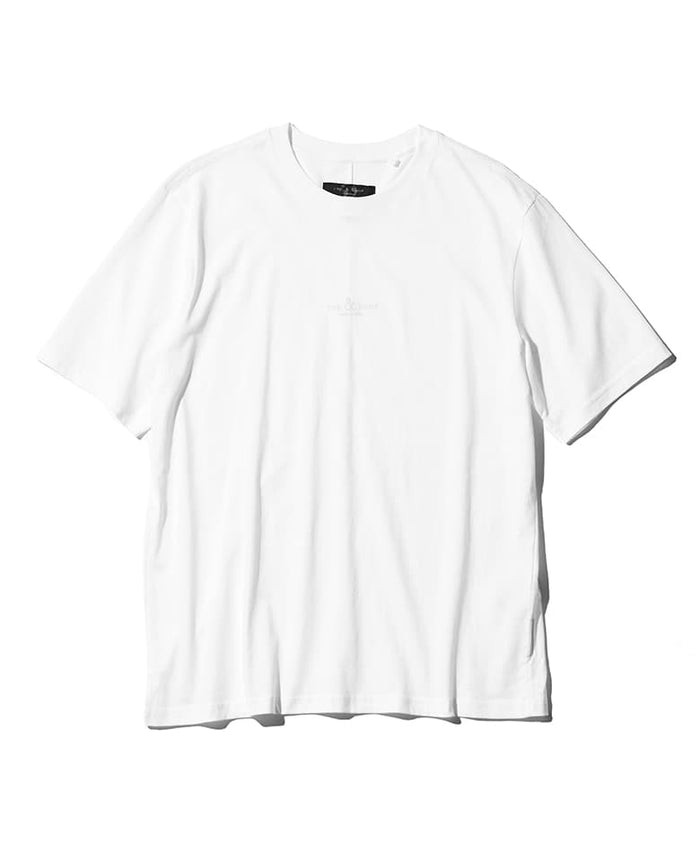Tシャツ1万5400円／ラグ&ボーン（買えるLEON）