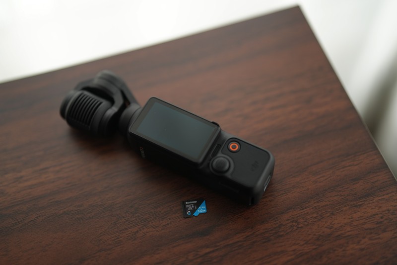 「OSMO POCKET 3」 7万4800円、「OSMO POCKET 3」クリエイターコンボ 9万6800円/DJI