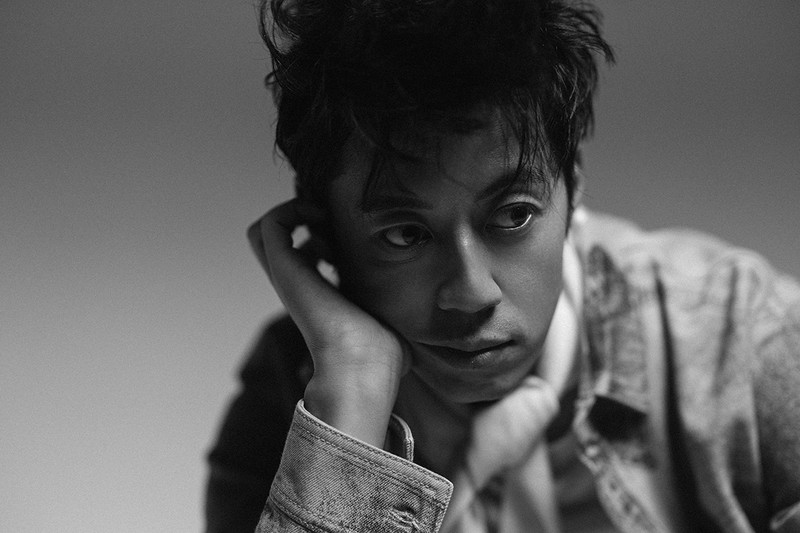 西野亮廣 シャツ28万6000円、パンツ23万1000円、ニット30万8000円、靴15万9500円/すべてディオール(クリスチャン ディオール)