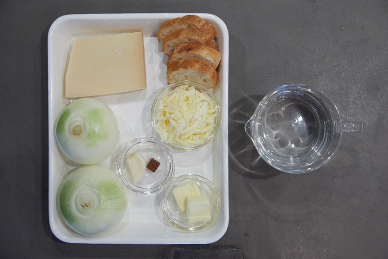 オニオングラタンスープ 材料
