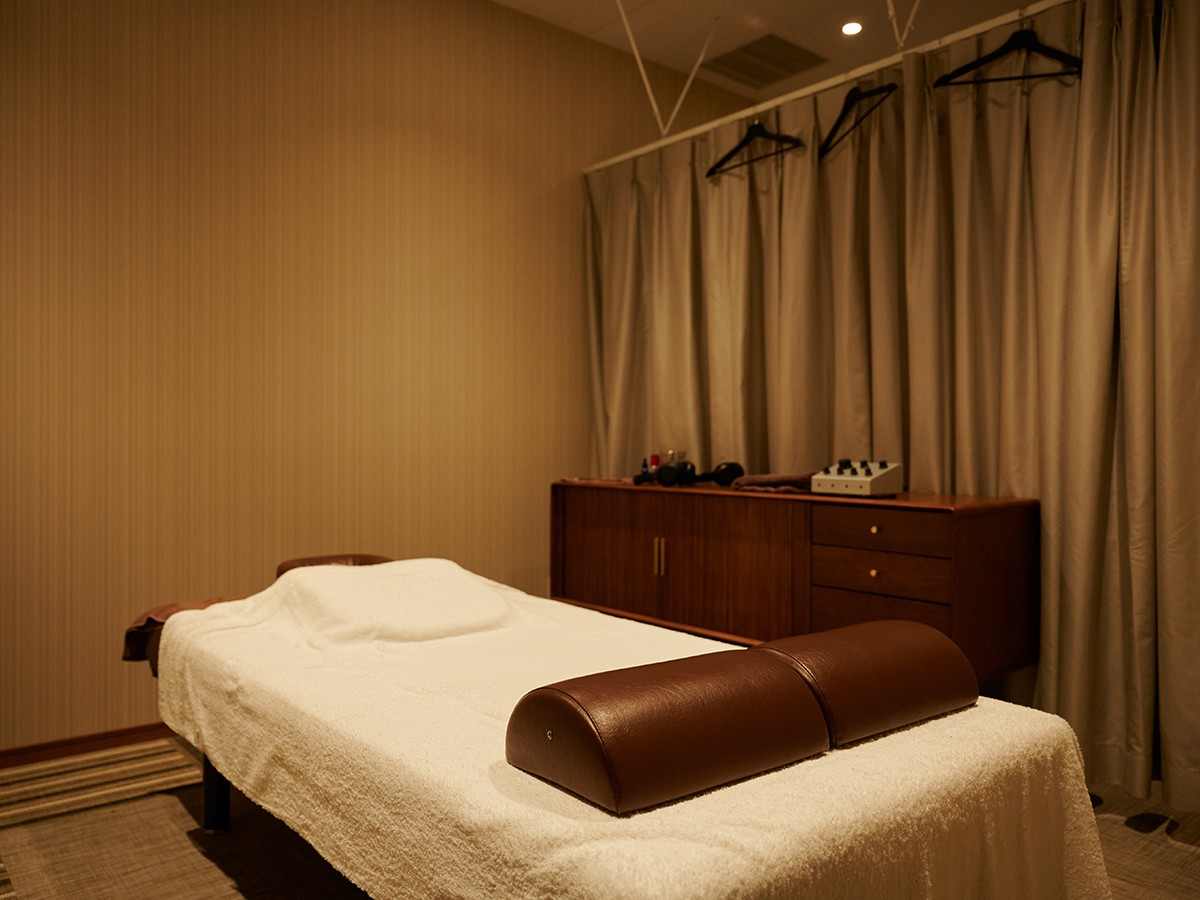 デポルターレクラブ ジム内にはボディケアや鍼灸を受けられる個室も完備。