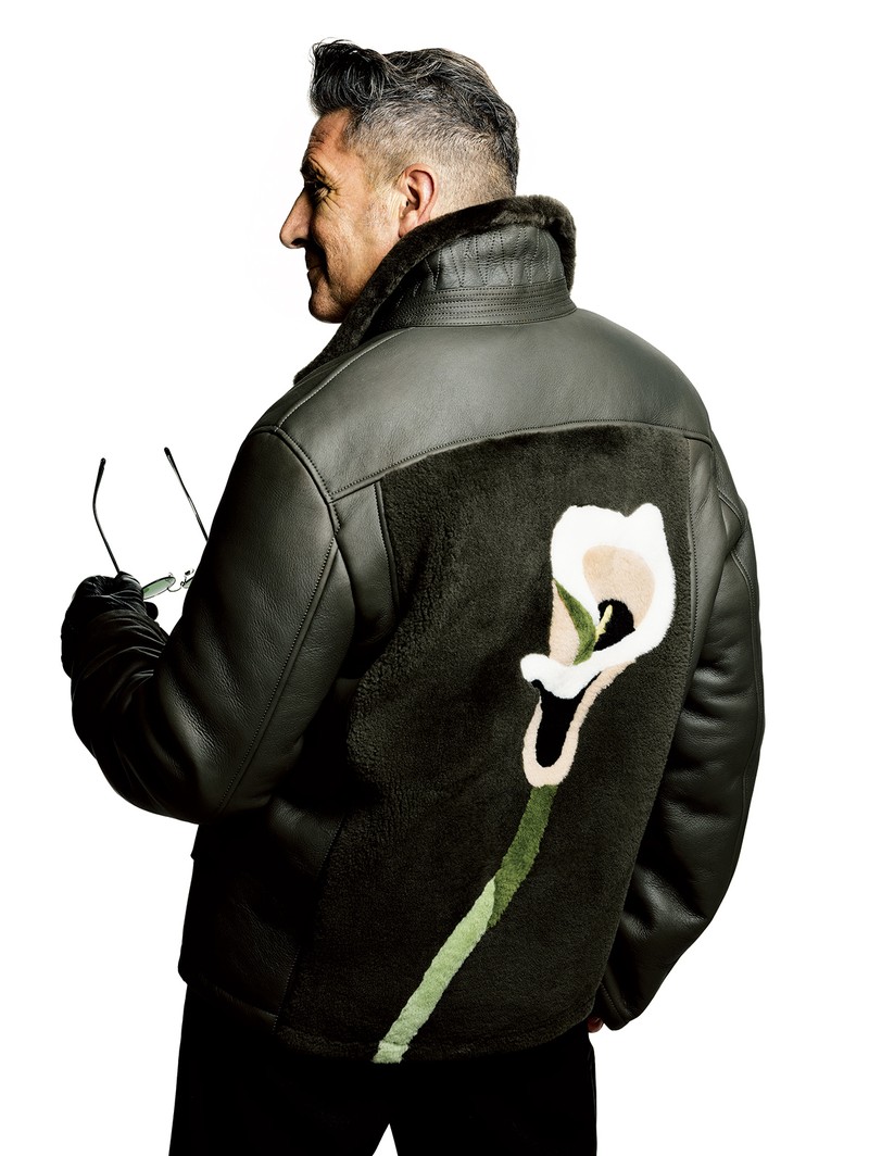 ブルゾン123万7500円、パンツ15万5100円/ともにランバン(コロネット)、サングラス4万2900円/アイヴァン(オブジェ・イースト)