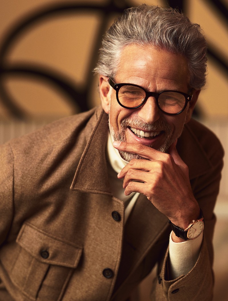 サングラス3万9600円/ロッツァ(デリーゴジャパン)、ブルゾン9万200円/コーディングス(真下商事)、