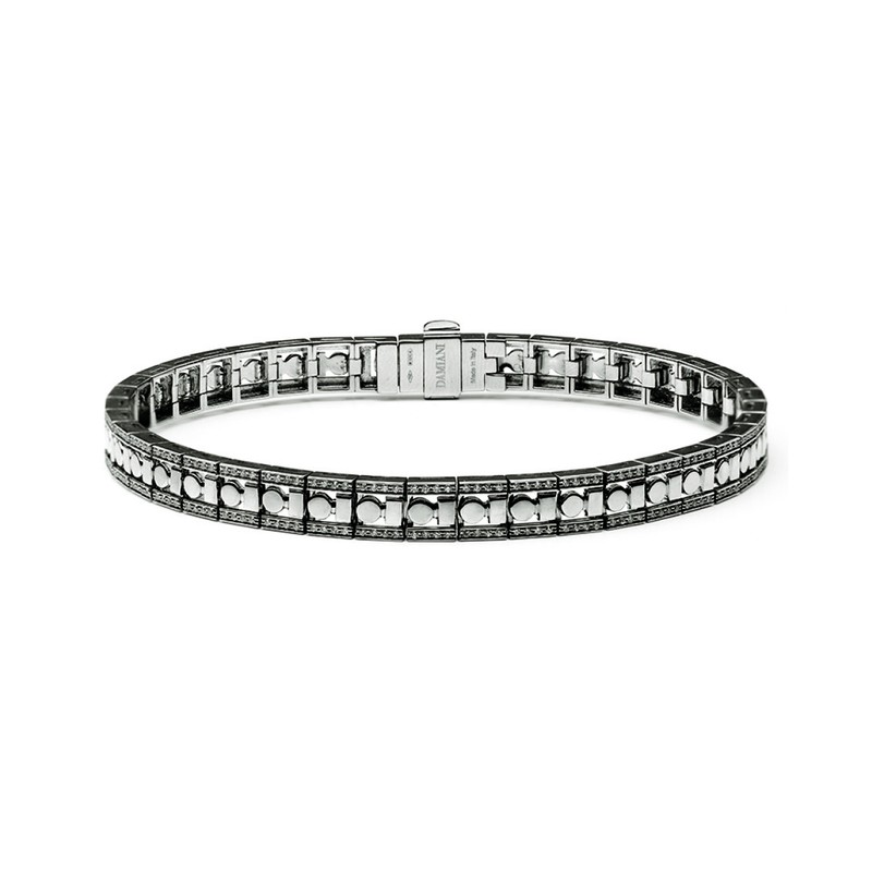 ブレスレット［18KWG×ダイヤモンド］184万8000円／ダミアーニ（ダミアーニ 銀座タワー）